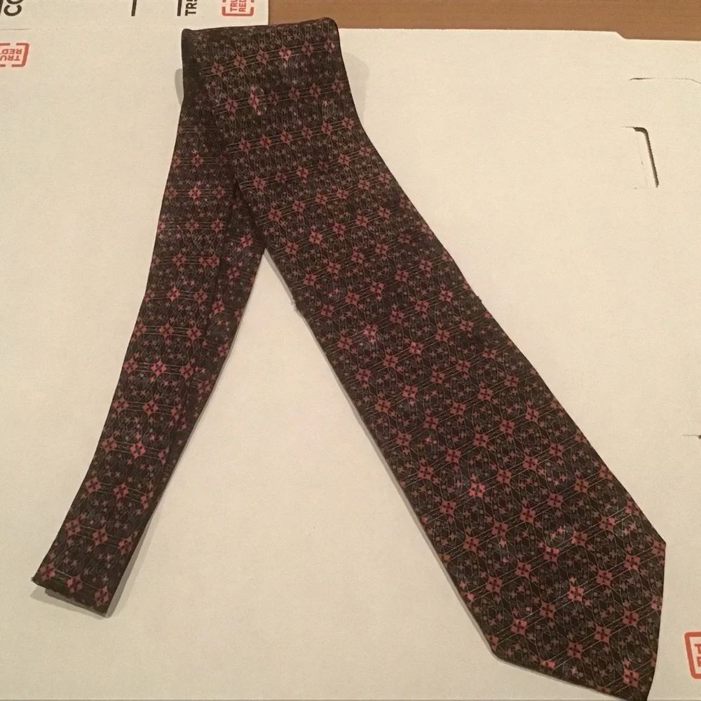 Brioni 100%‎ Silk Neck Tie Hand Made In Italy Red Blue Geometric Print 62